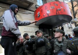 Picketing branch of Sberbank