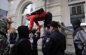 Picketing branch of Sberbank