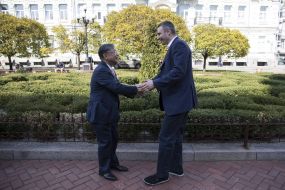 Vitaly Klitschko and Shigeki Sumi]