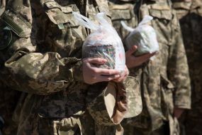 Soldiers with Easter cakes