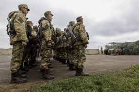 Ukrainian soldiers in the Lugansk region