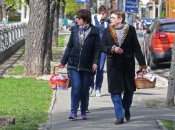 People with Easter baskets