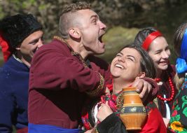 Holiday "Pour Monday"