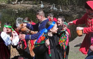 Holiday "Pour Monday"