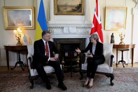 Petro Poroshenko, Teresa May
