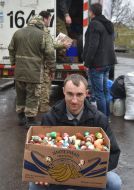 Volunteers congratulated the military on Easter