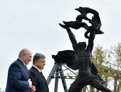 Petro Poroshenko   and Alexander Lukashenko