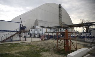 Конфайнмент над четвертим енергоблоком ЧАЕС