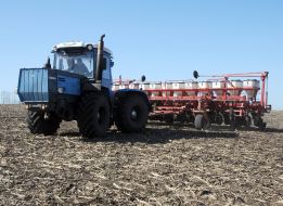 Tractor with a seeder