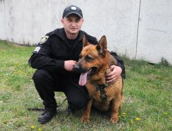 Кинолог с собакой