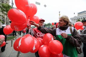 Workers march in honor of the International Day of Workers