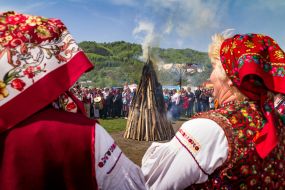 Свято проводів вівчарів на полонину "Весняний полонинський хід"