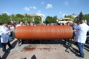Registration of the record "The longest sausage in Ukraine"