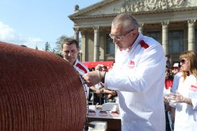 Registration of the record "The longest sausage in Ukraine"