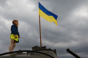 The girl on tank