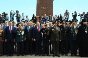 Ceremony of laying flowers