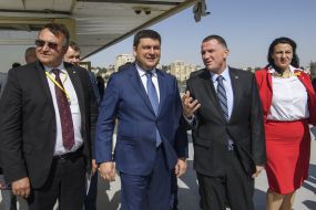 Vladimir Groisman and Yuli Edelstein