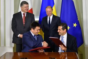 The signing of bilateral documents