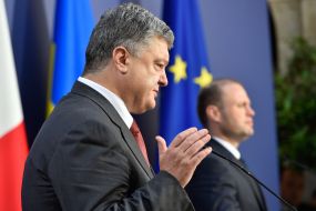 Petro Poroshenko and Joseph Muscat