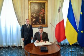 Petro Poroshenko and Joseph Muscat