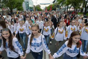 Parade of Embroidery in Mariupol