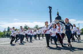 Students danced hopak