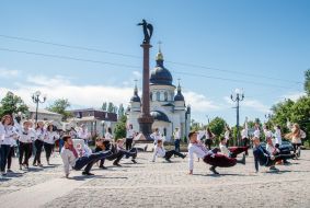 Students danced hopak