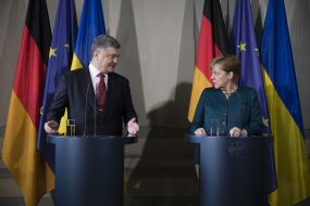 Petr Poroshenko, Angela Merkel