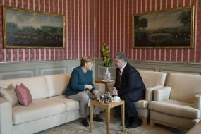 Petr Poroshenko, Angela Merkel