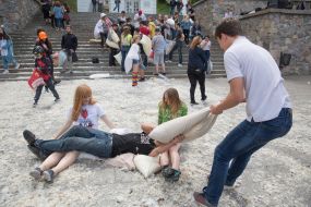 Battle pillows in Kiev