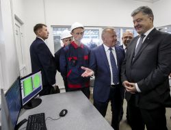 Petro Poroshenko at plant