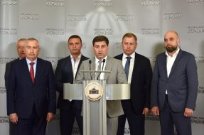 Briefing participants