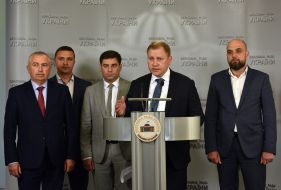 Briefing participants