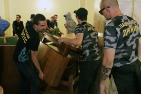 Participants in the picket in the building of the Lviv regional council