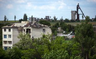 Вombarded Krasnogorivka