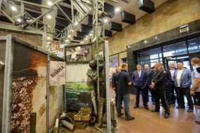 Арсен Аваков відвідав музей АТО "Шляхами Донбасу"