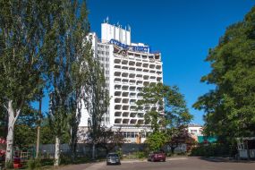 Hotel "Yunost"