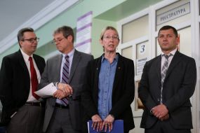 Uliana Suprun, Wade Warren, Nikolai Povoroznik