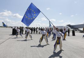 Участники праздника "Европа без границ" в аэропорту "Борисполь"