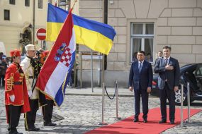 Meeting of Groisman and Plenkovych