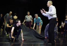 Репетиція балету "За двома зайцями"