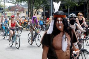 "Fremont Solstice Parade" в Сиэтле (США)
