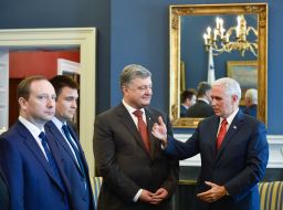 Встреча Петра Порошенко и Майка Пенса