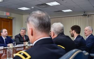 Meeting of Petro Poroshenko and James Mattis