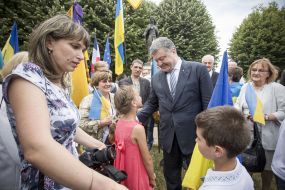 Petro Poroshenko with the Ukrainian community