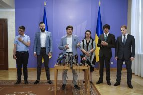 Учасники брифінгу