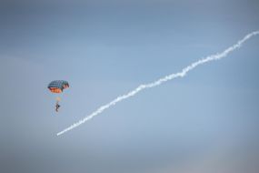 Illustrative skydiving