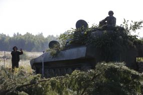 Self-propelled howitzer SAU "Gvozdika"