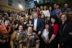 Petro Poroshenko attends presentation of book in "Pizza Veterano"