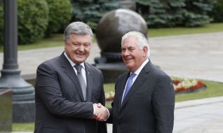 Petr Poroshenko and Rex Tillerson